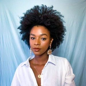 Meet your Posher, Zakia